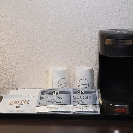Red Roof Inn & Suites Mt Holly - Mcguire Afb Westampton Bagian luar foto
