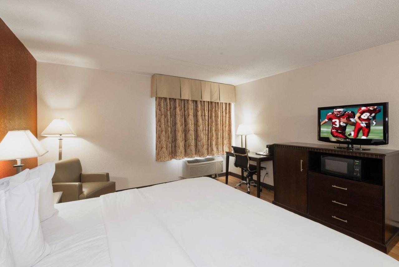 Red Roof Inn & Suites Mt Holly - Mcguire Afb Westampton Bagian luar foto