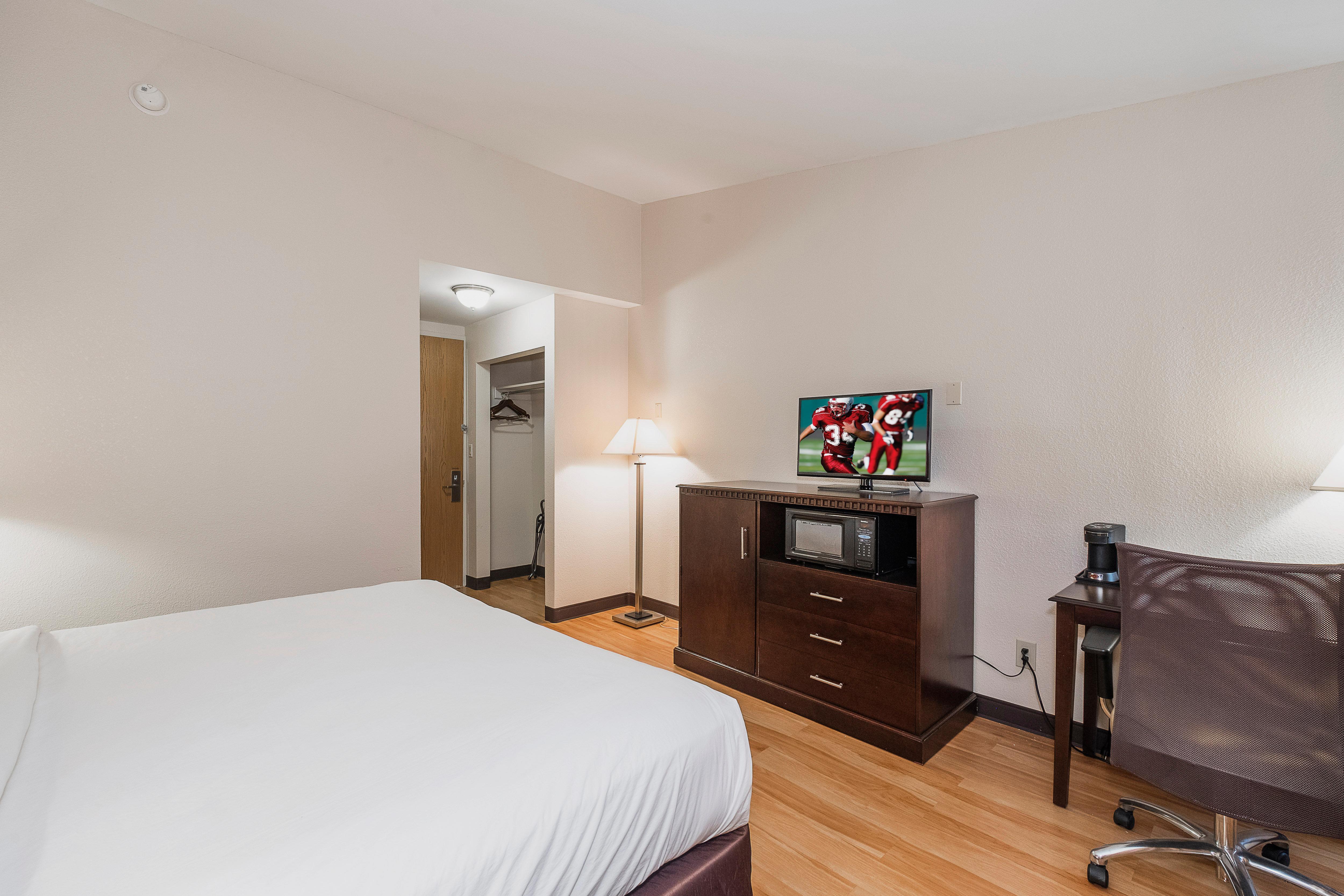 Red Roof Inn & Suites Mt Holly - Mcguire Afb Westampton Bagian luar foto