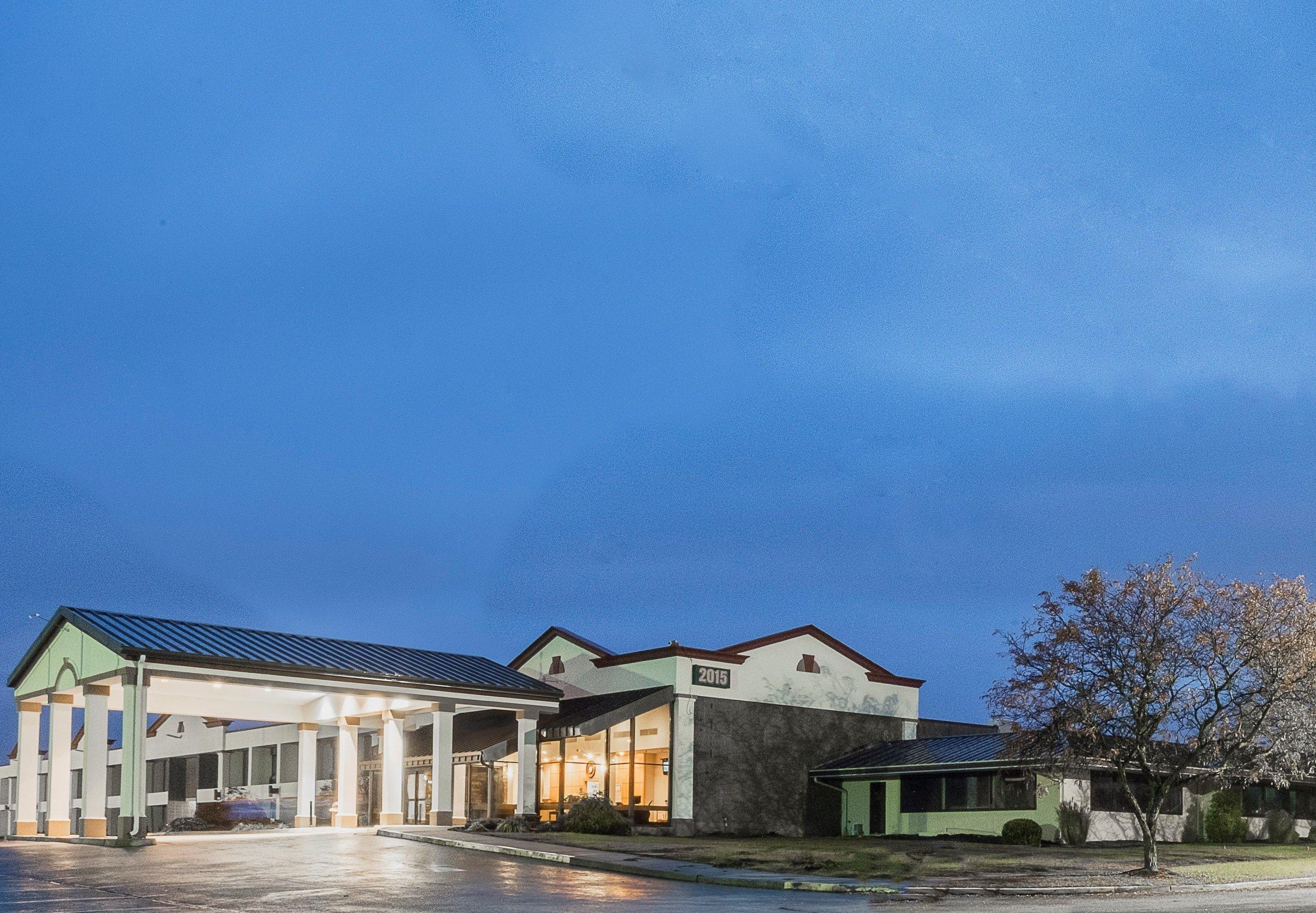 Red Roof Inn & Suites Mt Holly - Mcguire Afb Westampton Bagian luar foto