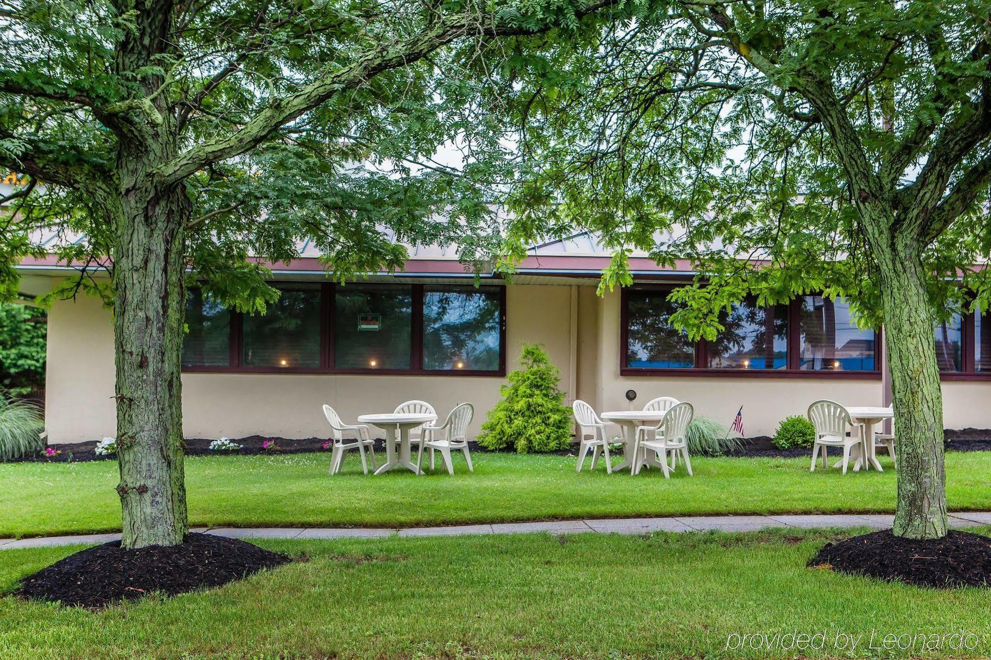 Red Roof Inn & Suites Mt Holly - Mcguire Afb Westampton Bagian luar foto
