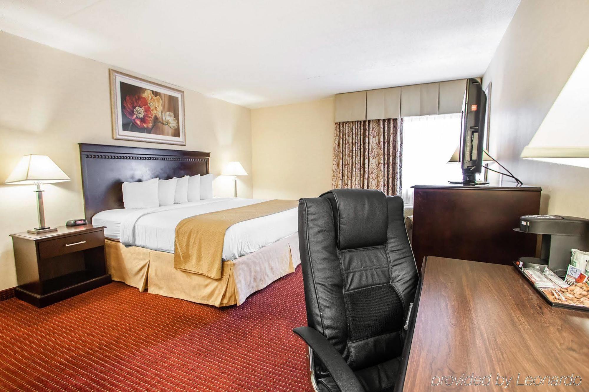 Red Roof Inn & Suites Mt Holly - Mcguire Afb Westampton Bagian luar foto
