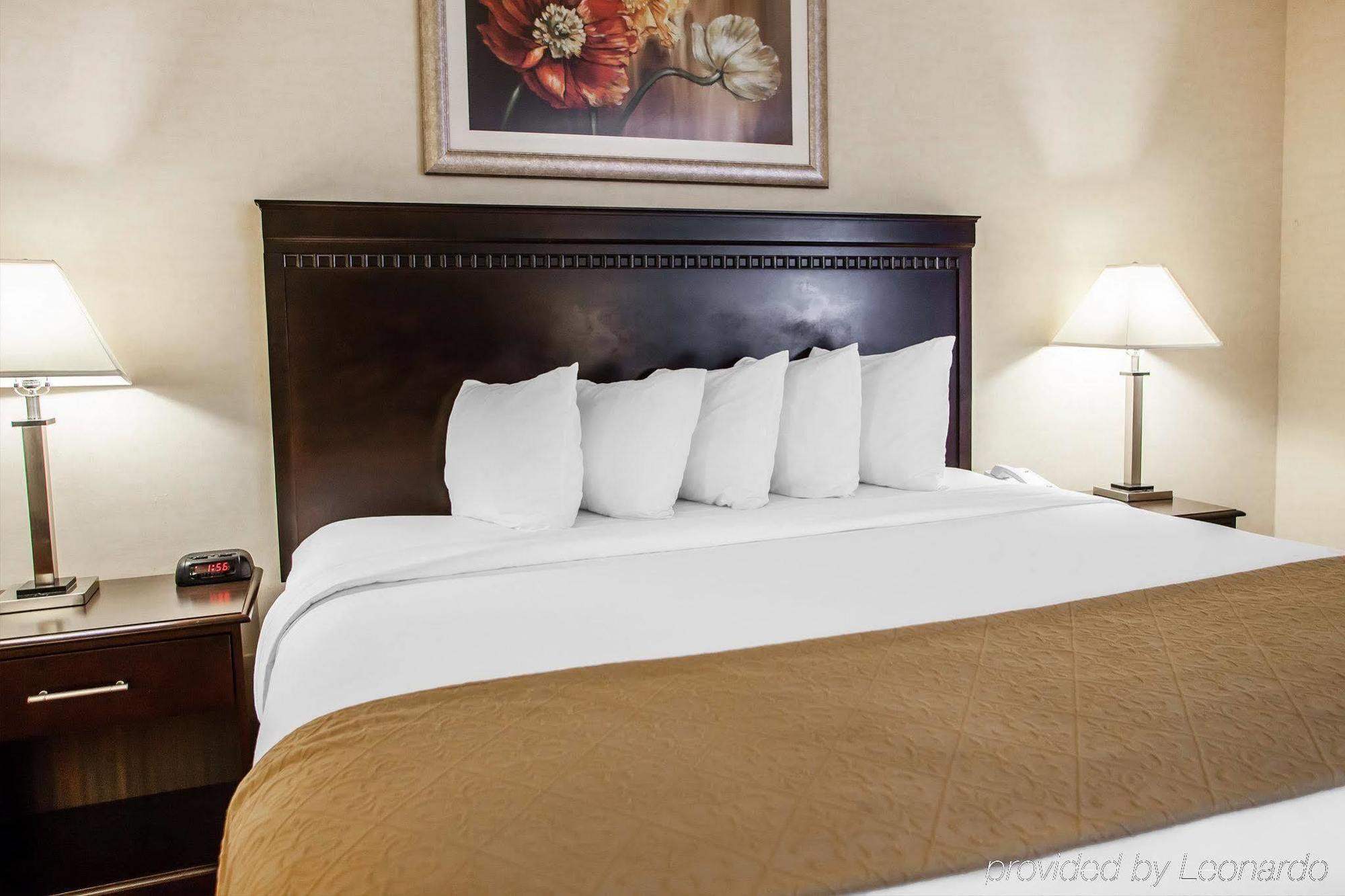 Red Roof Inn & Suites Mt Holly - Mcguire Afb Westampton Bagian luar foto