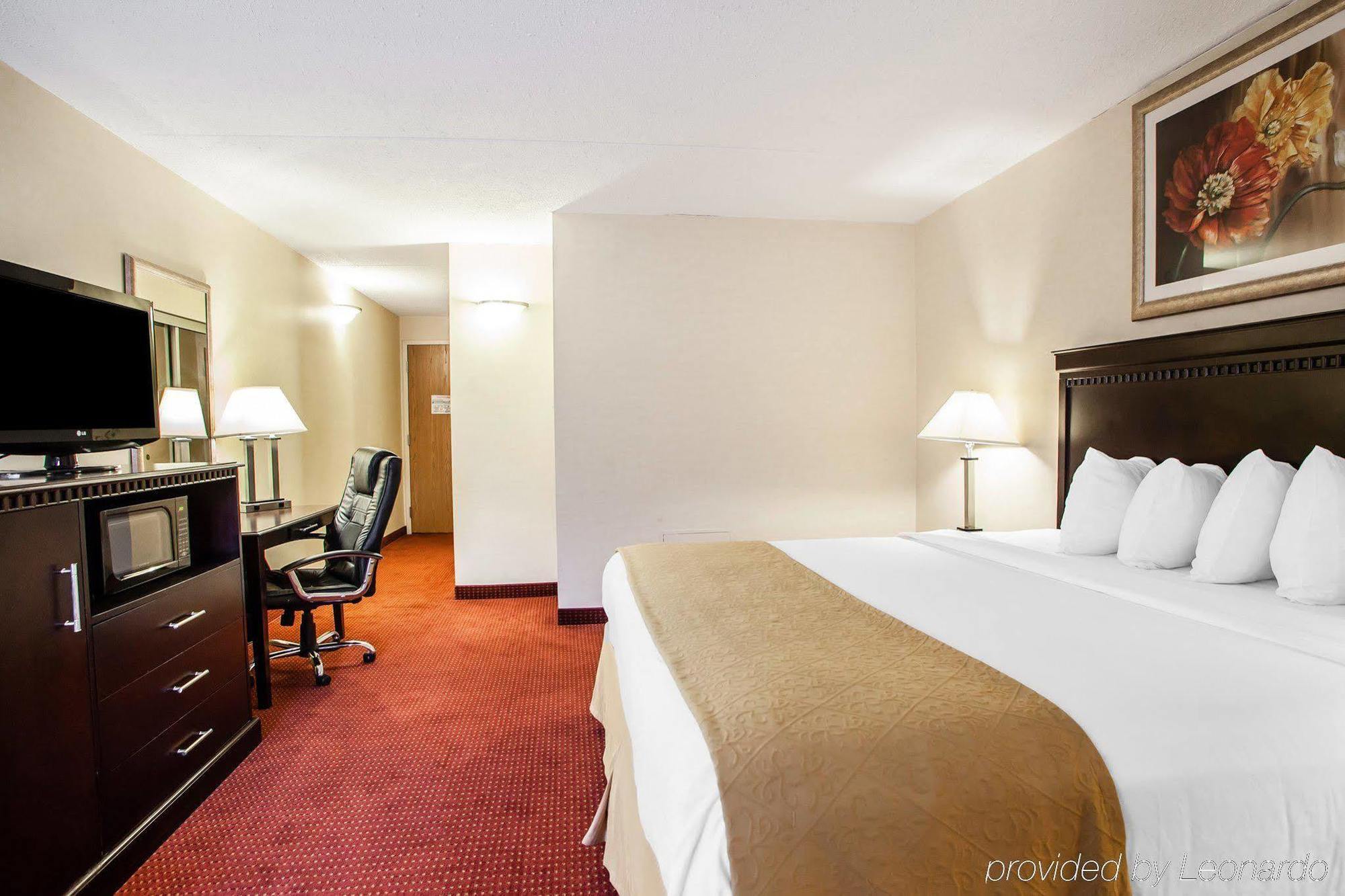 Red Roof Inn & Suites Mt Holly - Mcguire Afb Westampton Bagian luar foto