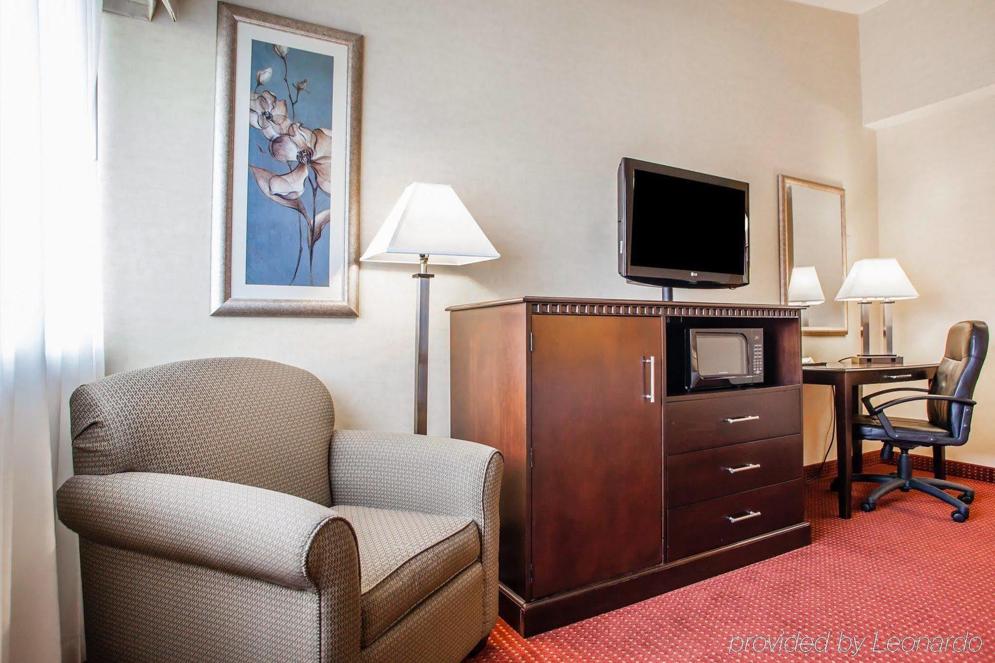 Red Roof Inn & Suites Mt Holly - Mcguire Afb Westampton Bagian luar foto