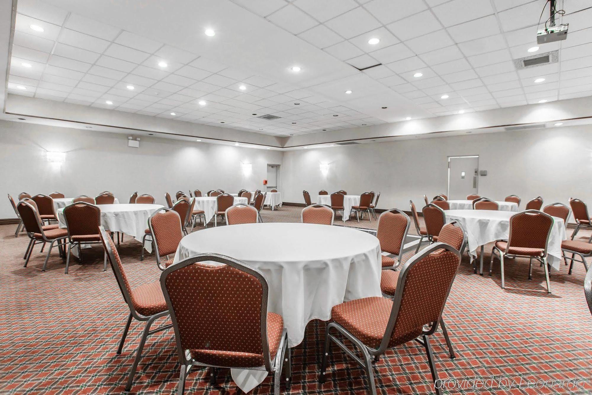 Red Roof Inn & Suites Mt Holly - Mcguire Afb Westampton Bagian luar foto